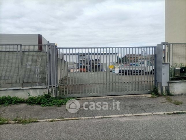 Capannone in commerciale in Via D. Di Nanni 24