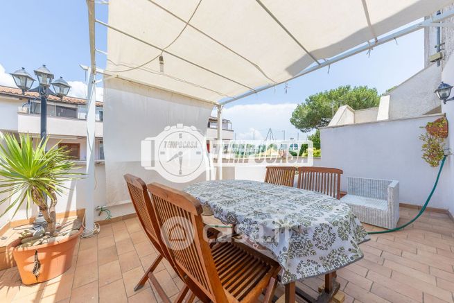 Appartamento in residenziale in Via Cales