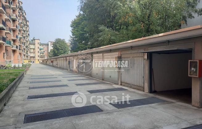 Box/posto auto in residenziale in Via Privata Martino Lutero 8