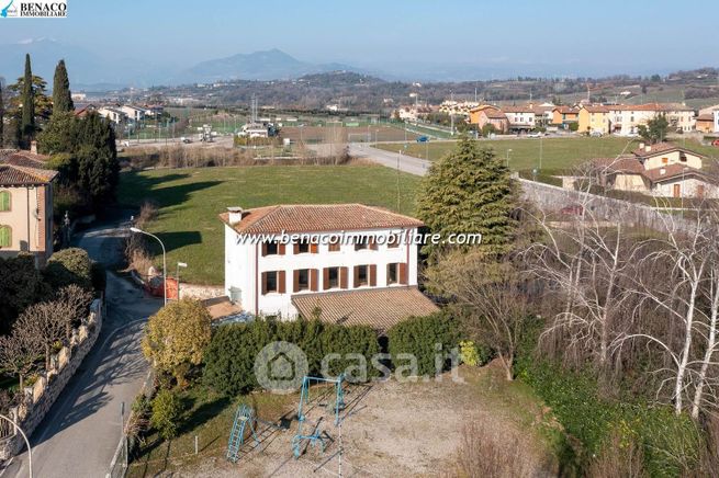 Casa indipendente in residenziale in Via Zamboni