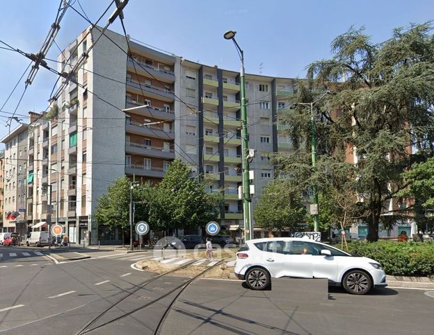 Garage/posto auto in residenziale in Piazza Enrico Bottini 4