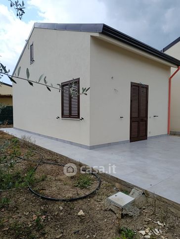 Casa indipendente in residenziale in Viale Cefalu 4