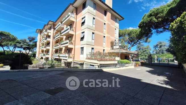Box/posto auto in residenziale in Via Angelo Carrara 257