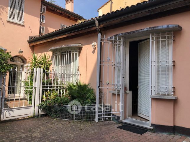 Appartamento in residenziale in Via Frassinago 35