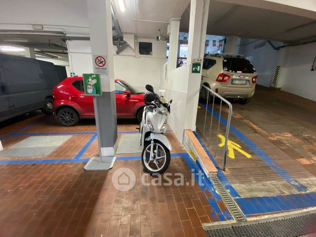 Box/posto auto in residenziale in Via Scipione Ammirato