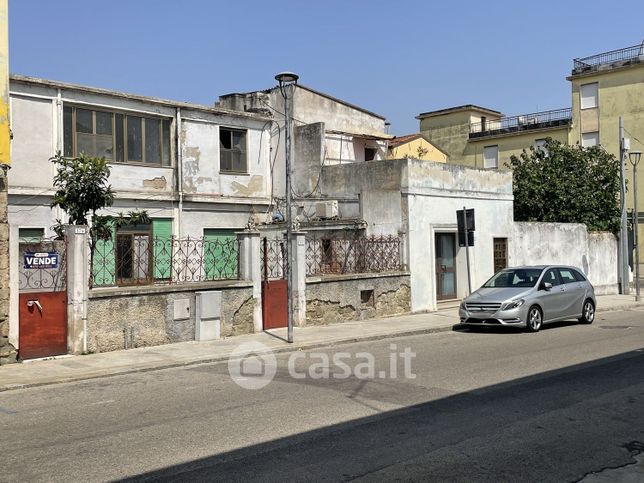 Casa indipendente in residenziale in Via Carlo Felice 170