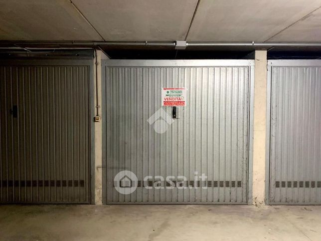 Garage/posto auto in residenziale in Via Ragazzi del 99 43