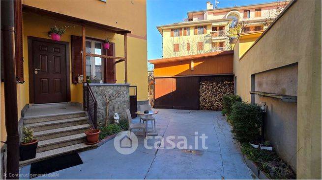 Casa bi/trifamiliare in residenziale in Via Enrico Toti