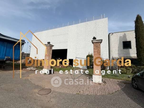 Capannone in commerciale in Via Statale