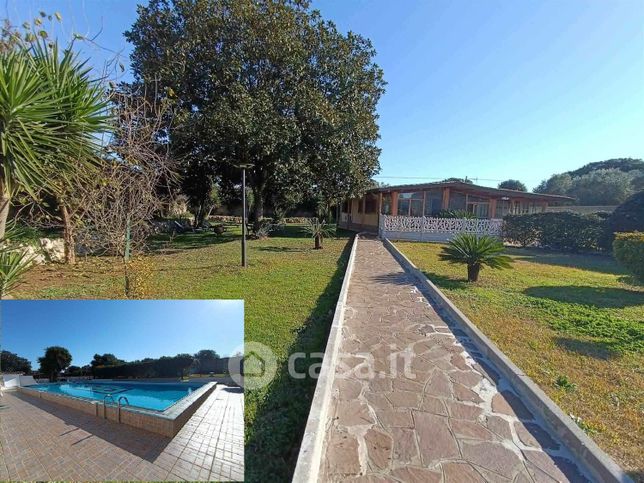 Villa in residenziale in Via del Mandarancio