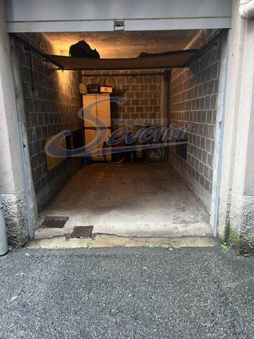 Box/posto auto in residenziale in Viale Varese 79