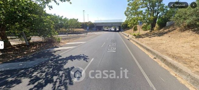Ufficio in commerciale in Via Tuscolana