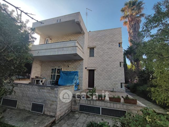 Villa in residenziale in 15 Traversa di Viale del Tamerice 17