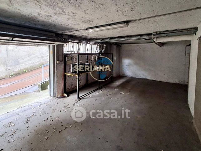 Capannone in commerciale in Via Giacomo Puccini