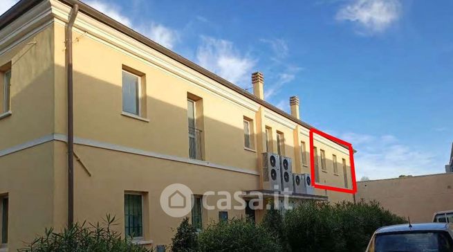 Ufficio in commerciale in Via E. Mattei