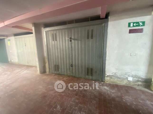 Garage/posto auto in residenziale in Via Bertoloni