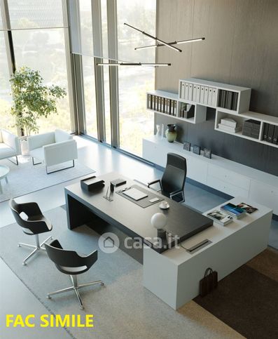 Ufficio in commerciale in 