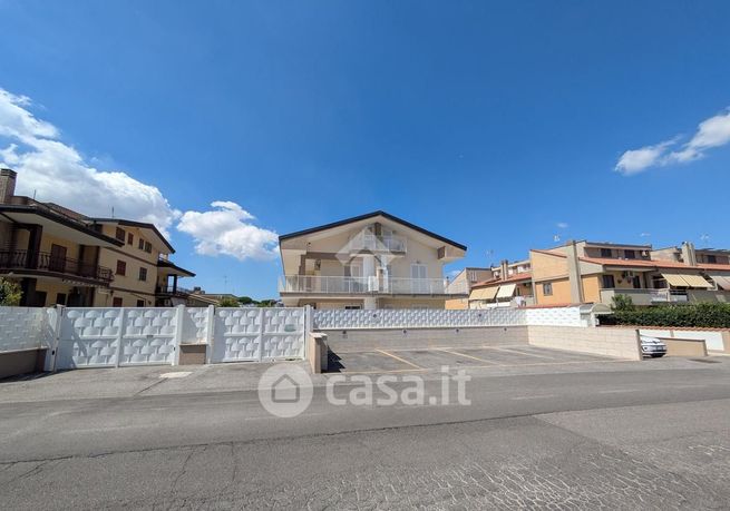 Appartamento in residenziale in Via Genova 15