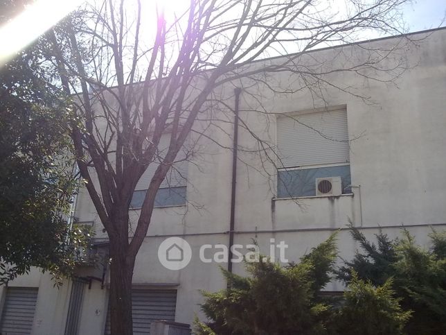 Ufficio in commerciale in Via Enrico Mattei 6