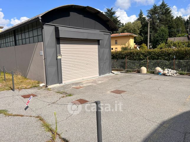 Capannone in commerciale in Via Franzi