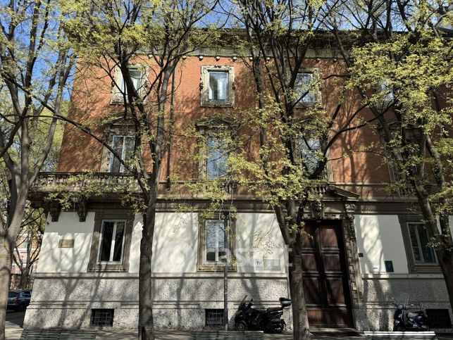 Ufficio in commerciale in Largo 5º Alpini 12