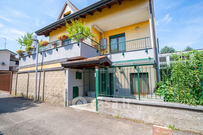 Villa in residenziale in Via F. de Sanctis 3