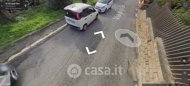 Box/posto auto in residenziale in Via degli Olmi