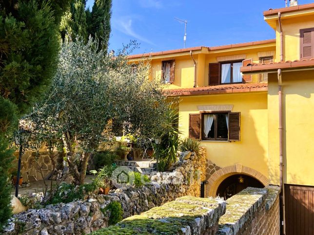Villetta a schiera in residenziale in Via Padre Gabriele Roschini 40