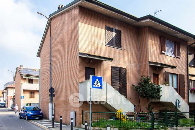 Villetta a schiera in residenziale in Via Cesare cantÃ¹ 14
