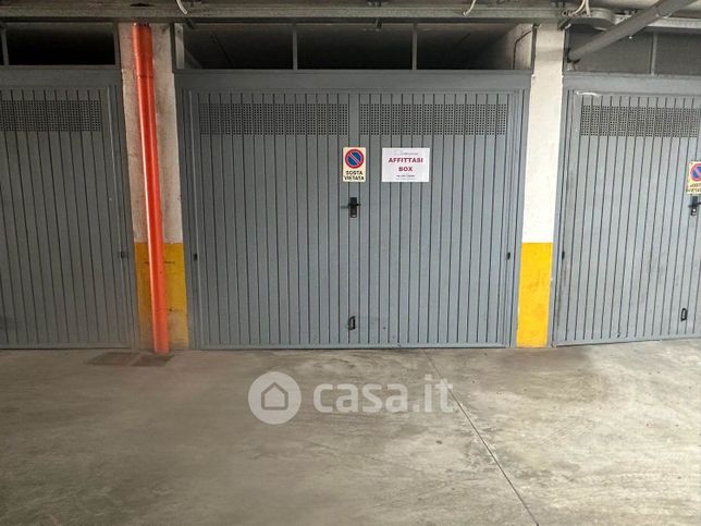 Garage/posto auto in residenziale in Via Baronia