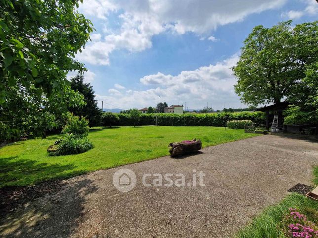 Casa bi/trifamiliare in residenziale in Via Callesella 111