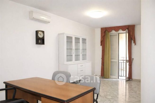 Ufficio in commerciale in Via Roma 190