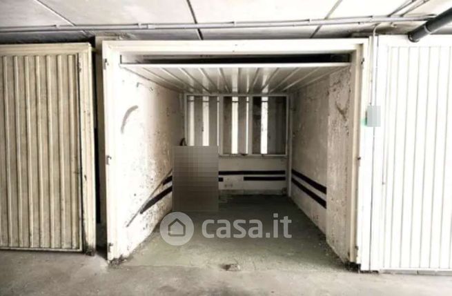 Box/posto auto in residenziale in Via Umberto I