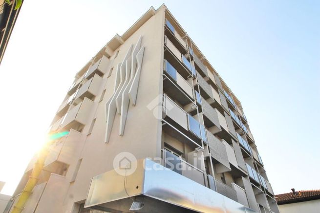 Appartamento in residenziale in Via Montebello 76