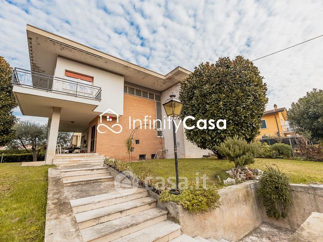 Appartamento in residenziale in Via Paiari