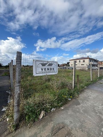 Terreno agricolo in commerciale in Via Domiziana 358