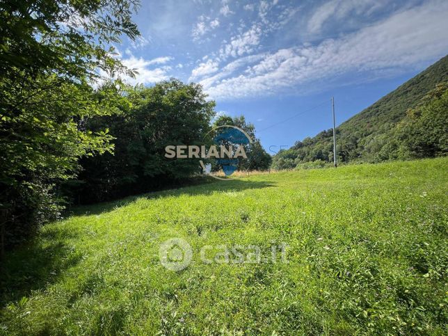 Terreno agricolo in commerciale in Via Perola