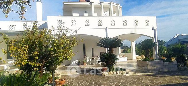 Villa in residenziale in 