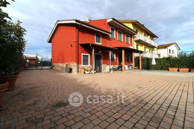 Casa bi/trifamiliare in residenziale in Via del Belvedere