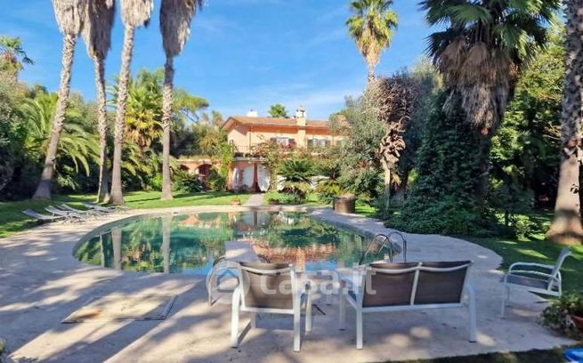 Villa in residenziale in Vicolo del Casale Lumbroso 12