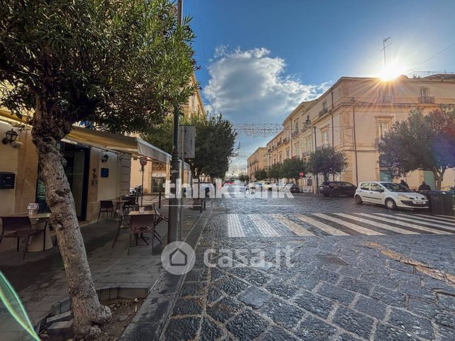 Attivitã /licenza (con o senza mura) in commerciale in Corso Umberto I