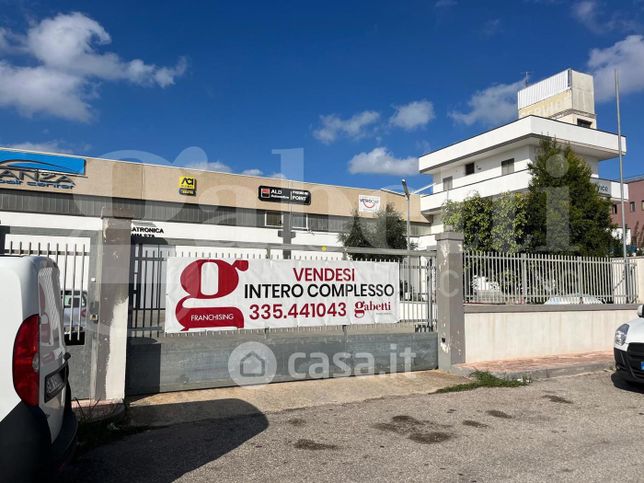 Capannone in commerciale in Strada per Piccoli 3