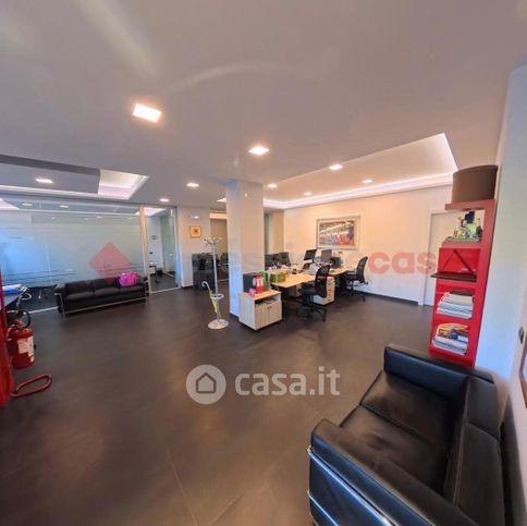 Ufficio in commerciale in Via Pian di Sco 60