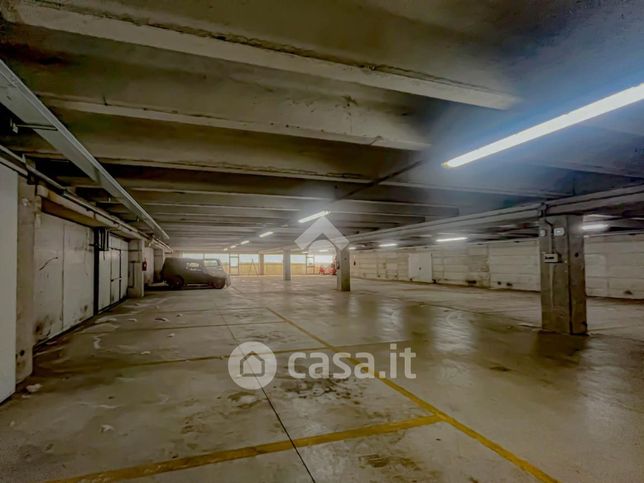 Capannone in commerciale in Via dell'Artigianato