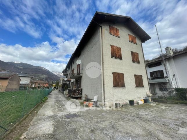 Appartamento in residenziale in Via Broli 15