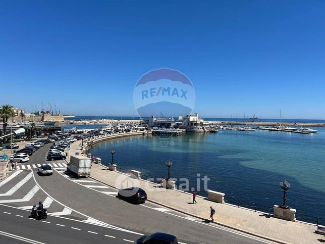 Appartamento in residenziale in Piazza Eroi del Mare 19