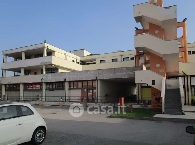 Ufficio in commerciale in Via Fratelli di Dio 2