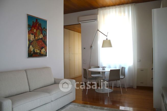 Appartamento in residenziale in Via Altabella