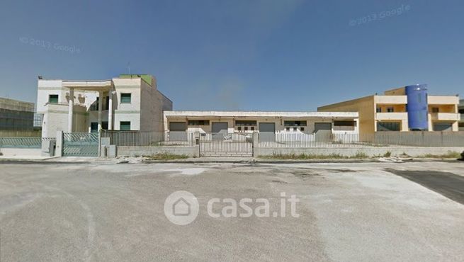 Capannone in commerciale in Zona Industriale