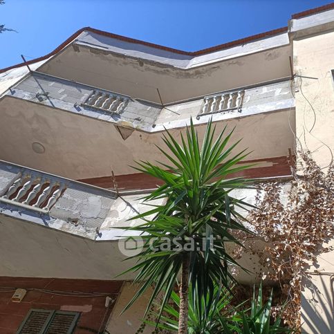 Casa indipendente in residenziale in Via Licola Mare 80